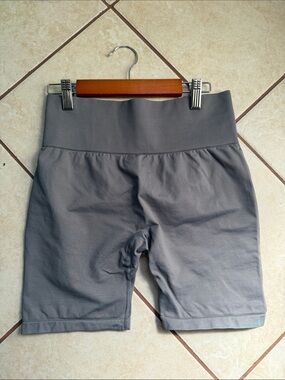 High-Waist  Shorts — Light Gray